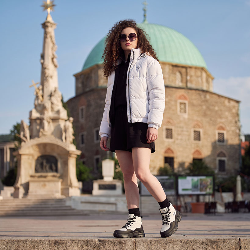 DRK outfit a pécsi Széchenyi téren